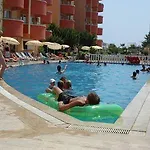 Aparthotel Grand Uysal & 3*
