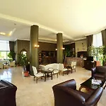 Grand Uysal & 아파트호텔