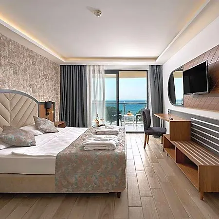 Grand Uysal & Aparthotel 3*