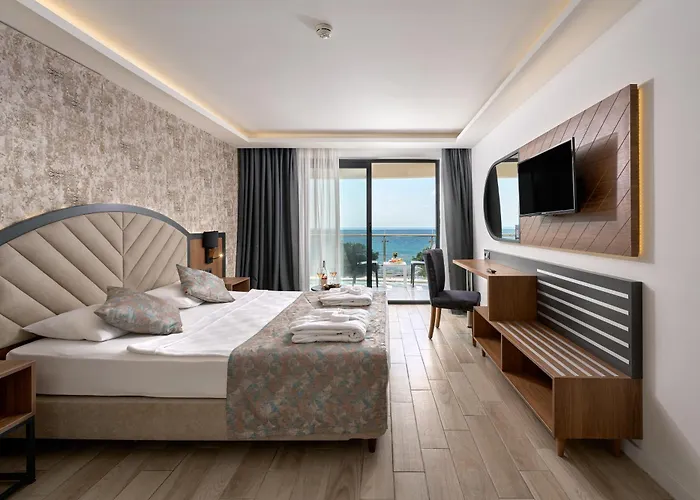 Grand Uysal & Aparthotel